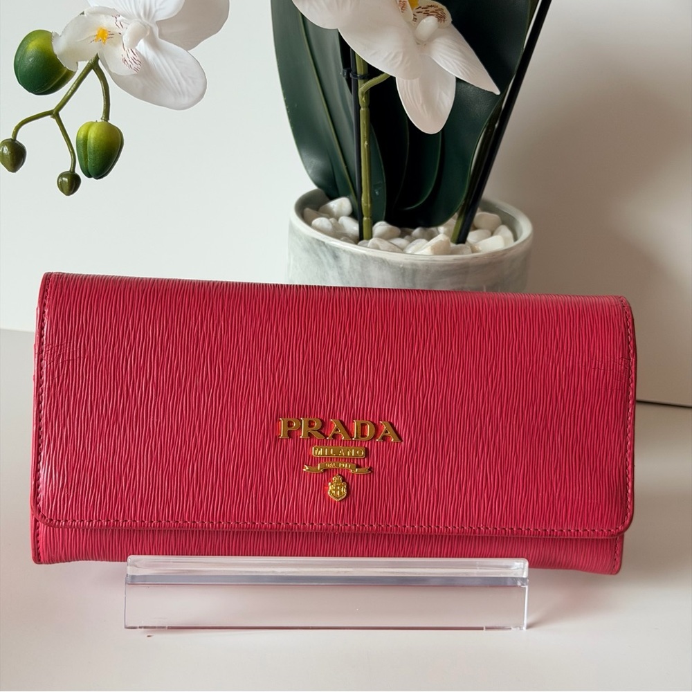 Prada Saffiano Wallet on Chain – Pink – Authentic